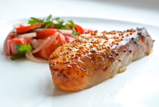 Жирная рыба может сохранить зрение в старости