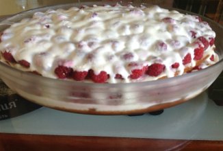 Торт с малиной