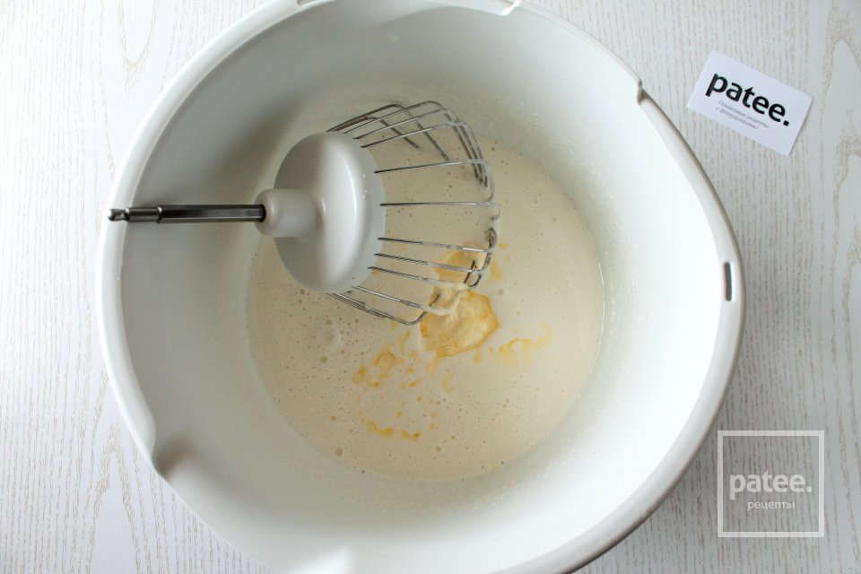 Пирог с клубникой в мультиварке - Шаг 3