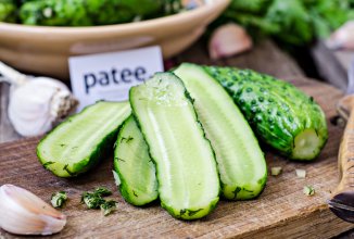 Быстрые малосольные огурцы в пакете