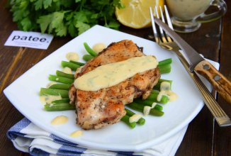 Курица в горчичном соусе со спаржей