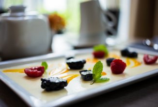 Панна-котта с манговым соусом