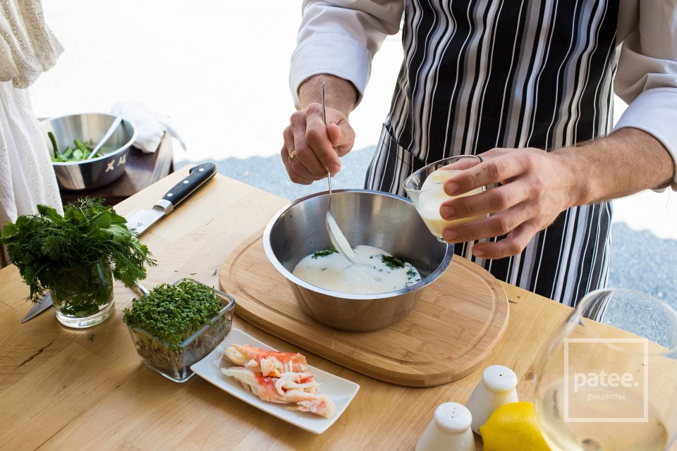 Холодный огуречно-йогуртовый суп с крабом - Шаг 7