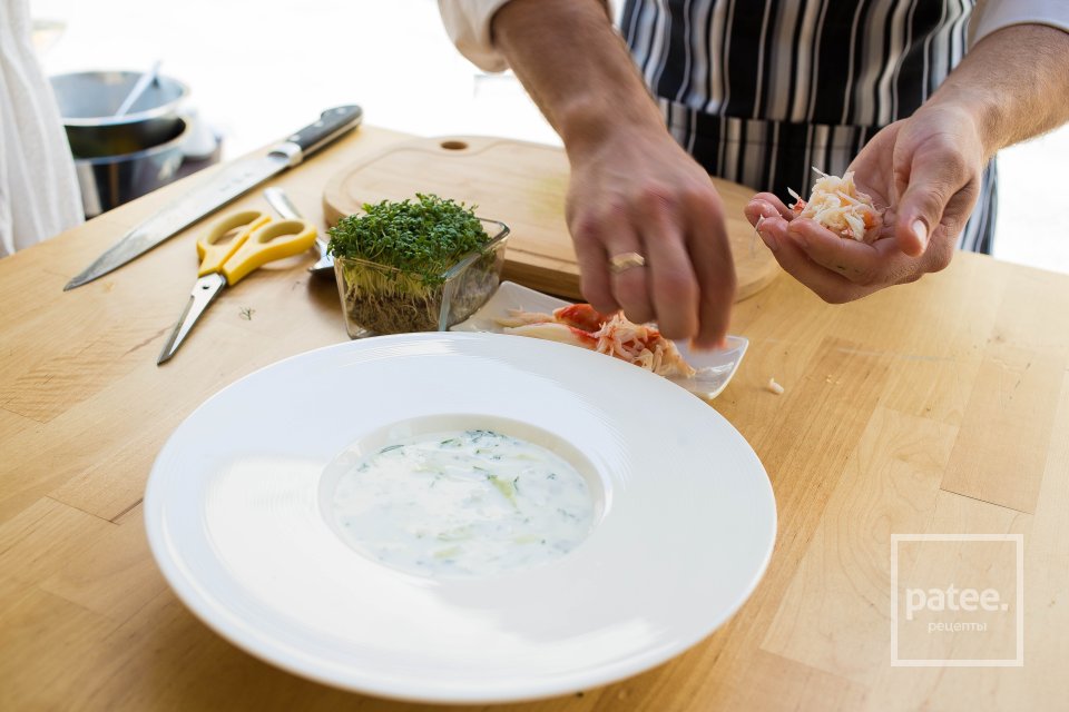 Холодный огуречно-йогуртовый суп с крабом - Шаг 13