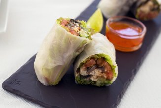 Спринг роллы с копченым угрем