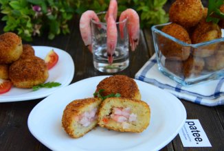 Картофельные шарики с креветками