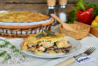 Запеканка с курицей и грибами под сырной корочкой