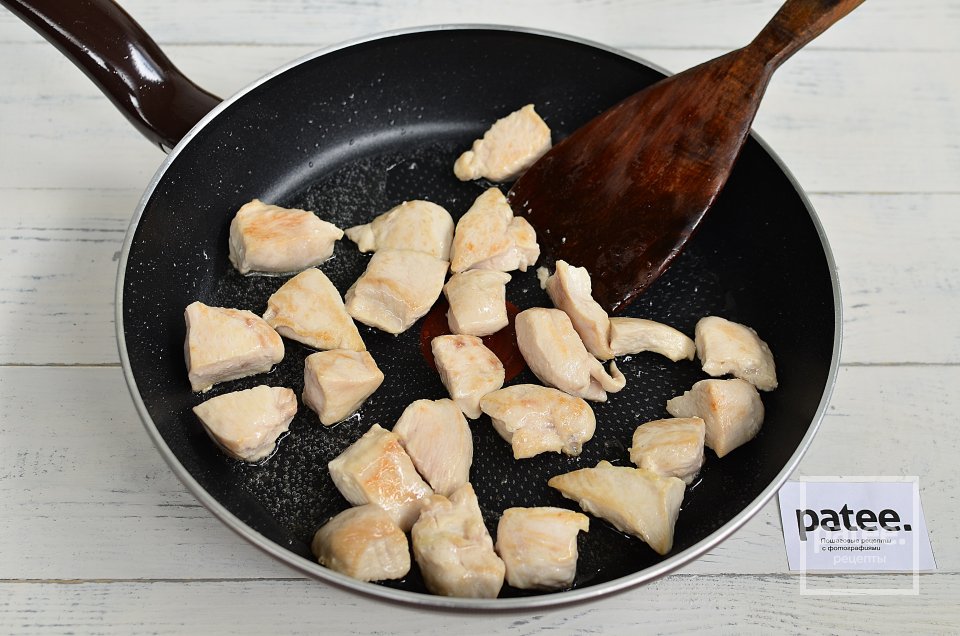 Запеканка с курицей и грибами под сырной корочкой - Шаг 10