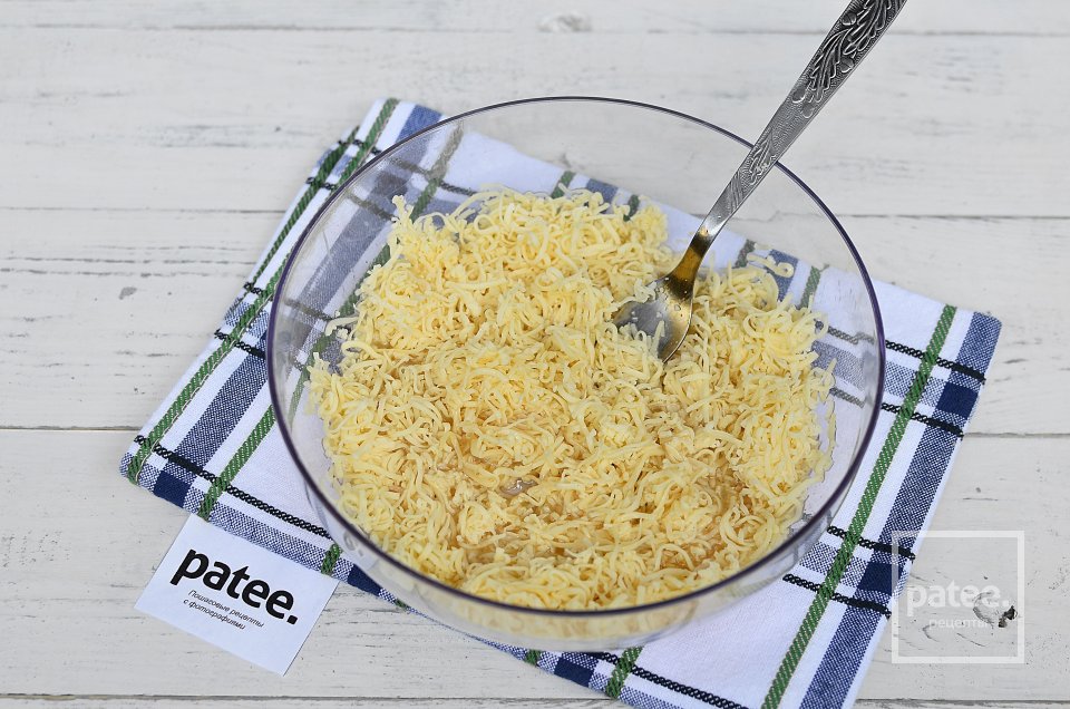 Запеканка с курицей и грибами под сырной корочкой - Шаг 17