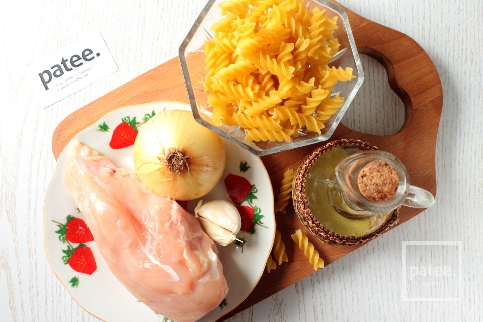 Макароны с курицей в мультиварке - Шаг 1