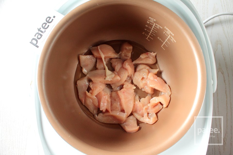 Макароны с курицей в мультиварке - Шаг 3