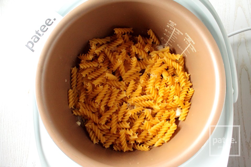 Макароны с курицей в мультиварке - Шаг 8