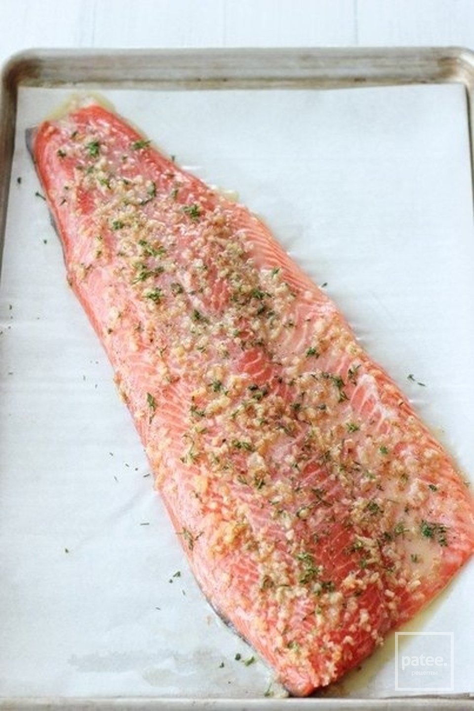 Запеченное филе форели. Семга под сыром. Сырая форель рецепты. Форель под сыром. Красная рыба в духовке с сыром.