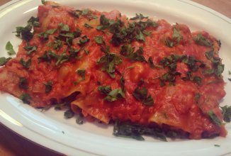 Фаршированные макароны под соусом