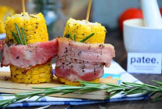 Кукуруза в беконе с травами