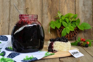 Жареное варенье из черной малины