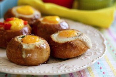 Рецепт Запеченные булочки с яйцом