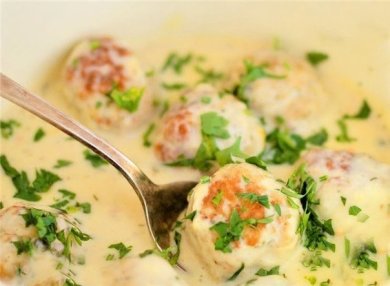 Рецепт Тефтели в сливочно-грибном соусе