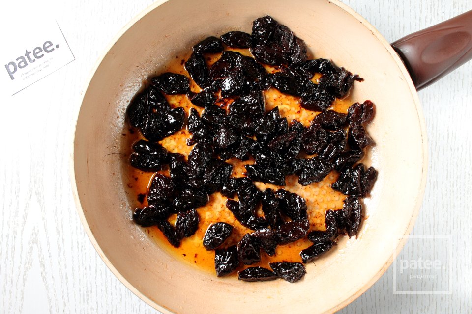 Кекс с черносливом в мультиварке - Шаг 7