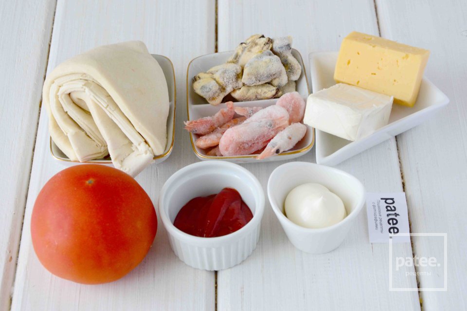 Пицца с креветками и двумя видами сыра - Шаг 1