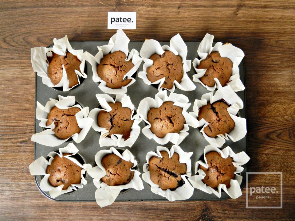 Шоколадные кексы с голубикой - Шаг 12