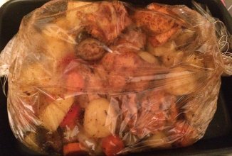 Курица в рукаве с овощами