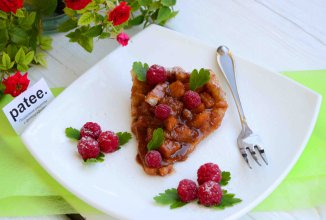 Пирог с карамелизированной грушей