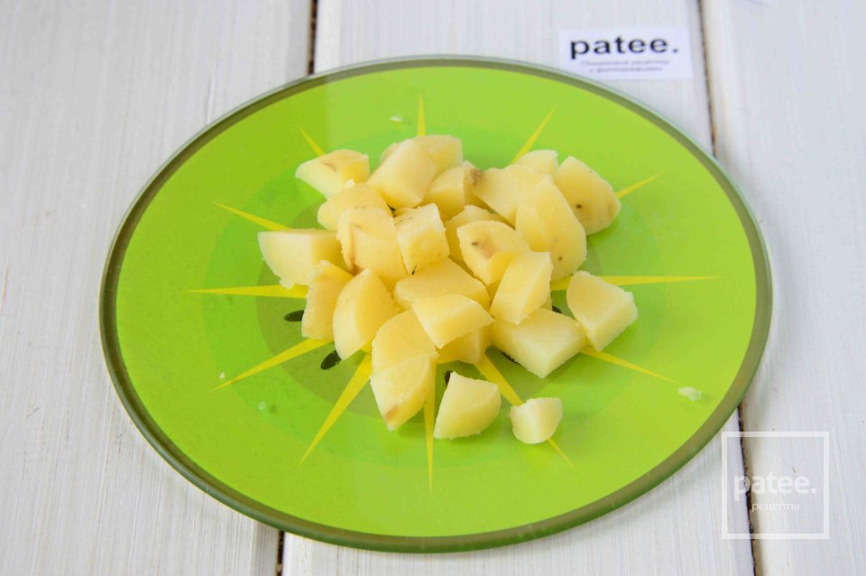 Салат с картофелем и консервированным кальмаром - Шаг 2