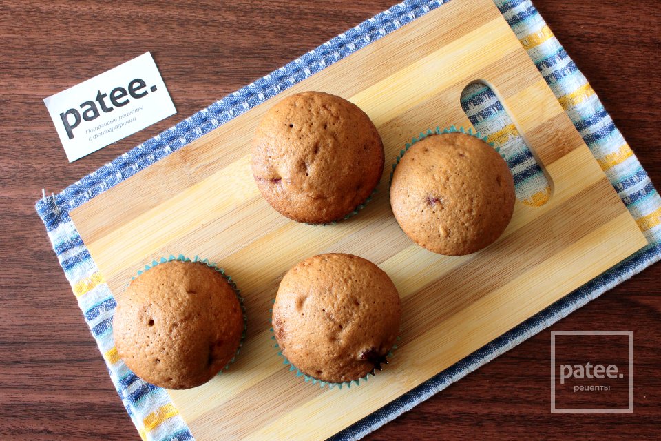 Кофейные кексы с вишней - Шаг 9