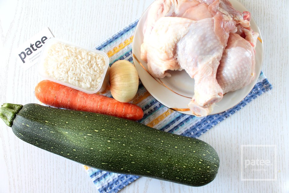 Плов с кабачками и курицей в мультиварке - Шаг 1