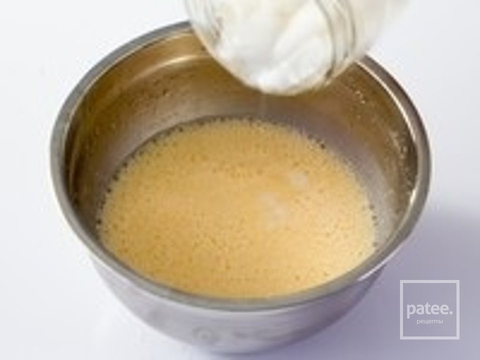 Пышные оладьи на молоке - Шаг 2