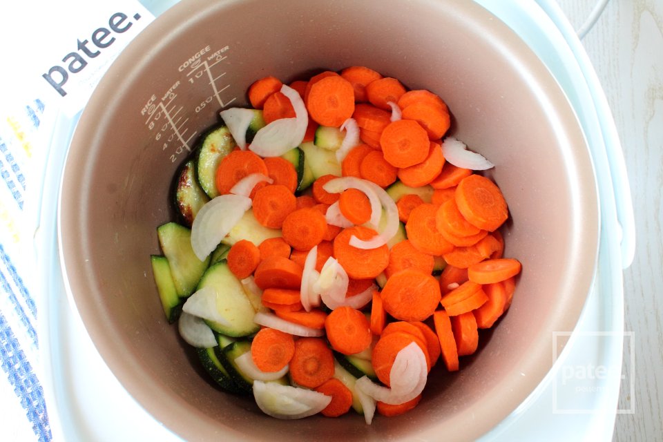 Плов с кабачками и курицей в мультиварке - Шаг 8