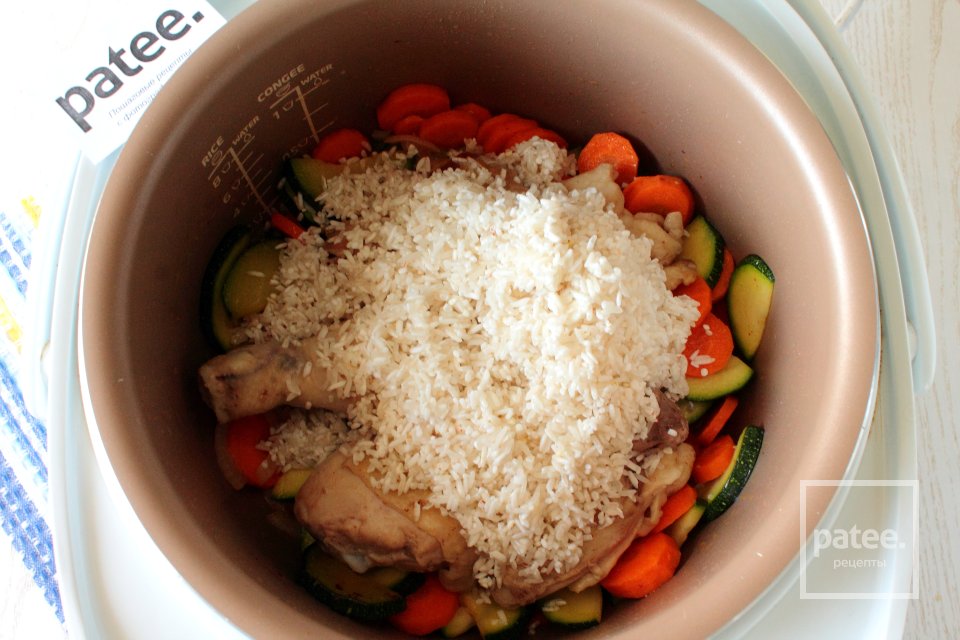 Плов с кабачками и курицей в мультиварке - Шаг 9