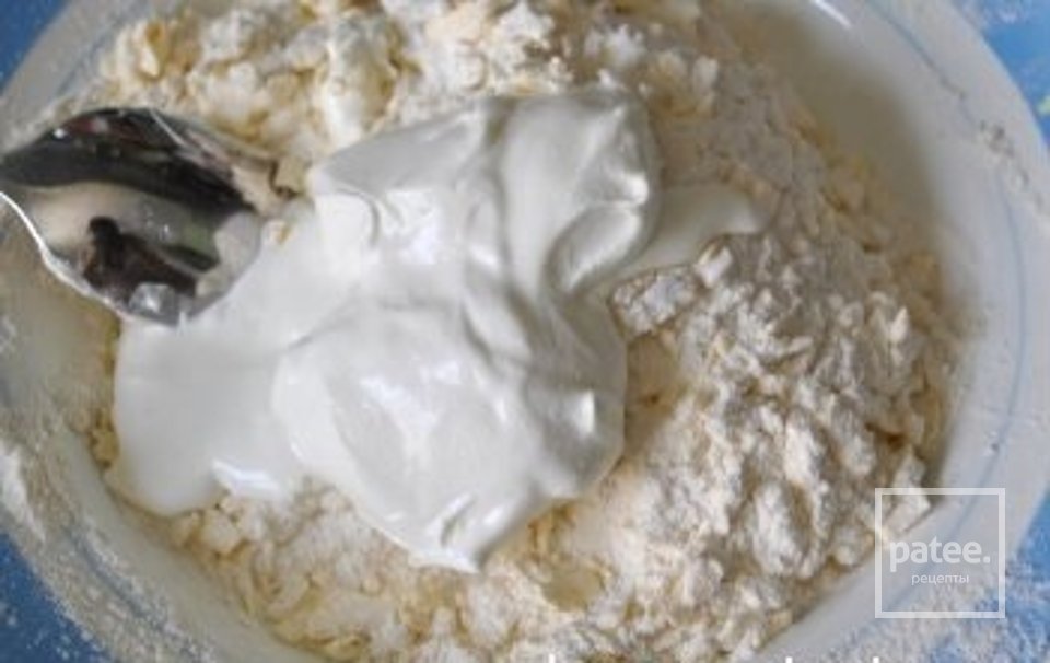 Луковый пирог с плавленным сыром - Шаг 2