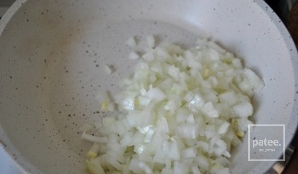 Луковый пирог с плавленным сыром - Шаг 5