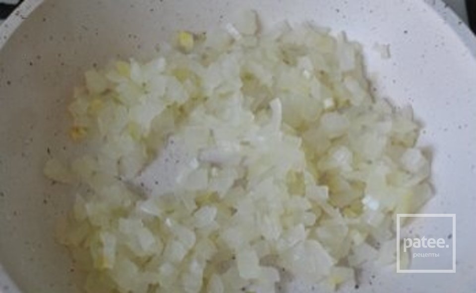 Луковый пирог с плавленным сыром - Шаг 6