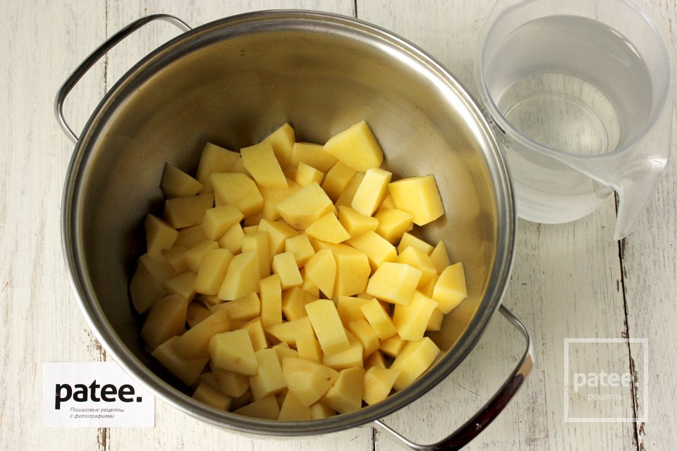 Сырный суп с крапивой - Шаг 2