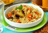 Перловая каша с мясом и овощами в мультиварке