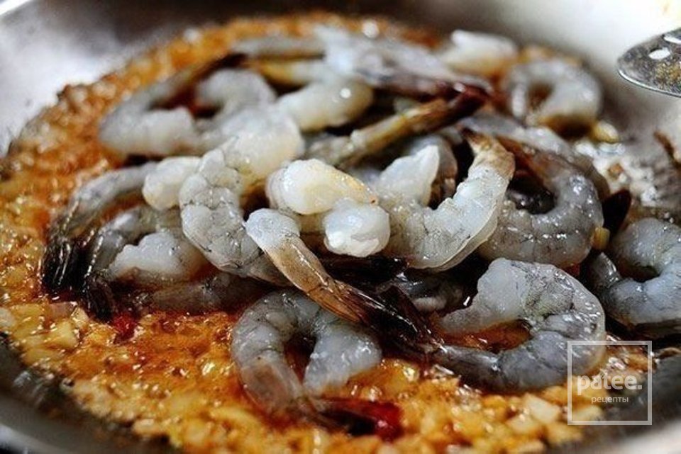 Креветки в чесночном соусе с пастой - Шаг 1