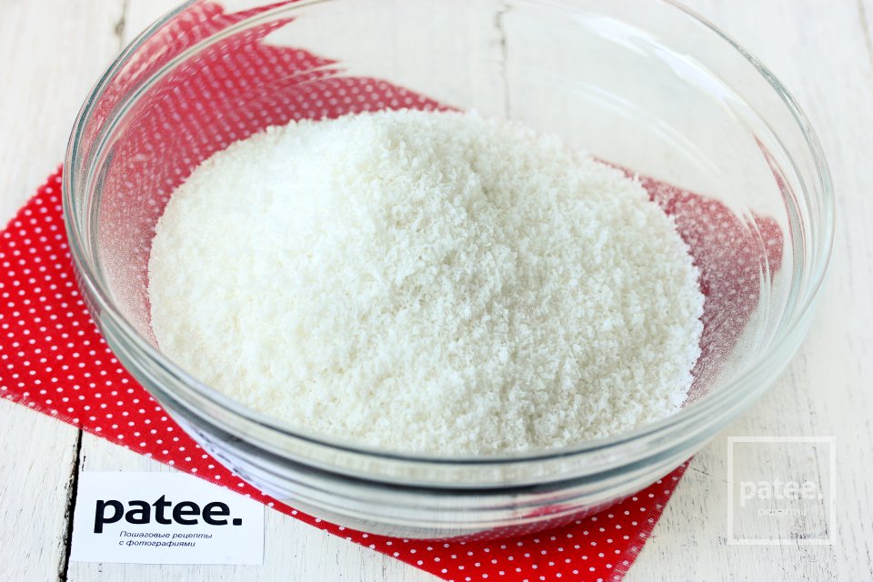 Кокосовые кексы с клубникой - Шаг 4