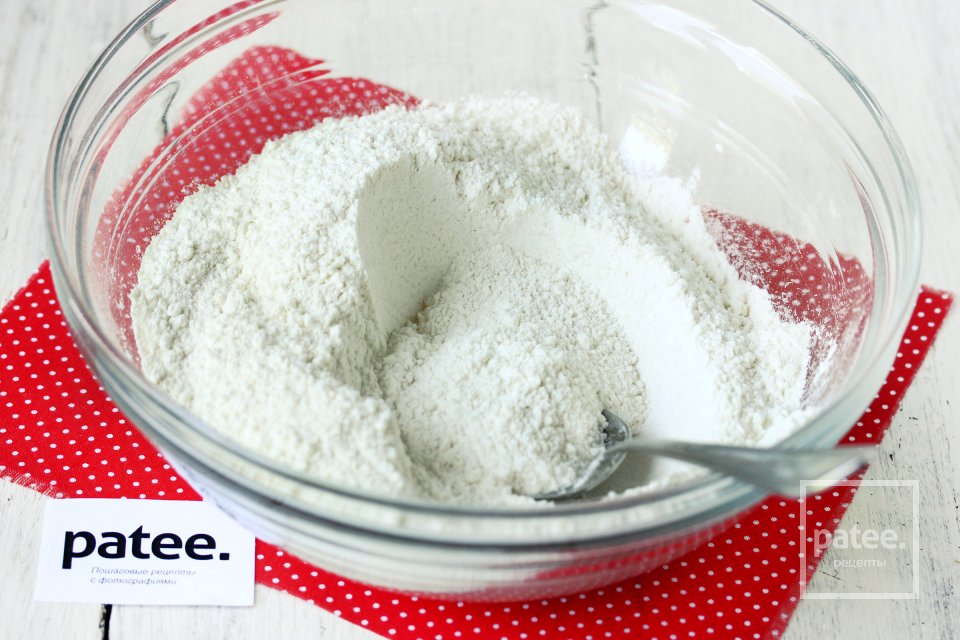 Кокосовые кексы с клубникой - Шаг 5