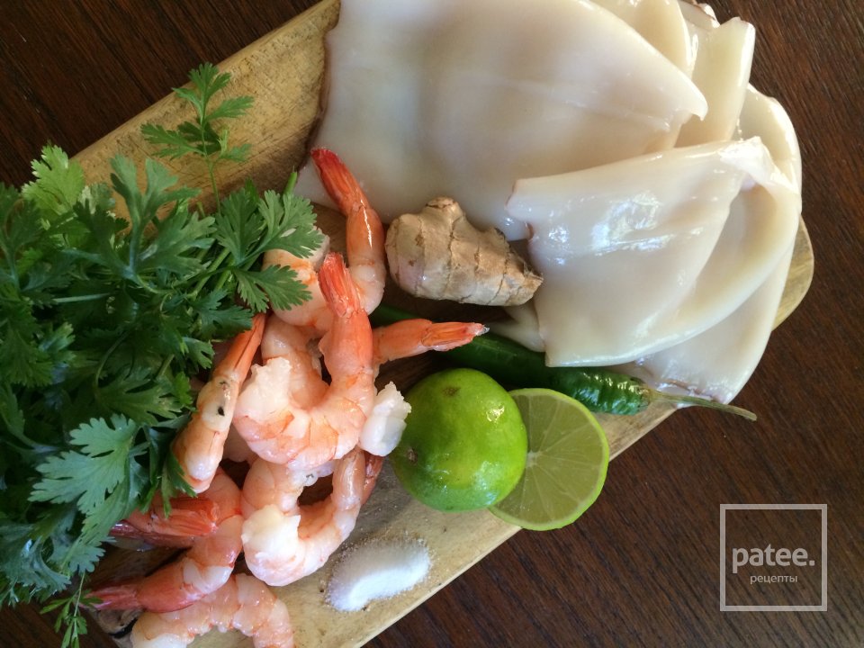 Летние кебабы из кальмаров и креветок - Шаг 1