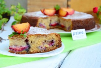 Пирог со сливами