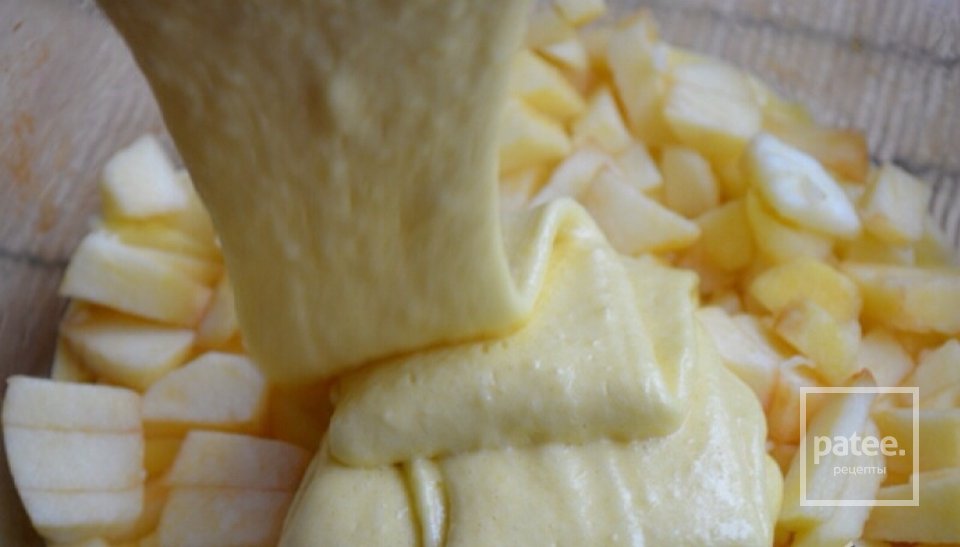 Шарлотка "Особенная" - Шаг 4