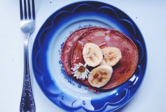 Шоколадные панкейки с бананом внутри