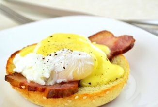Яйца Бенедикт