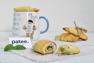 Творожные рогалики с маком