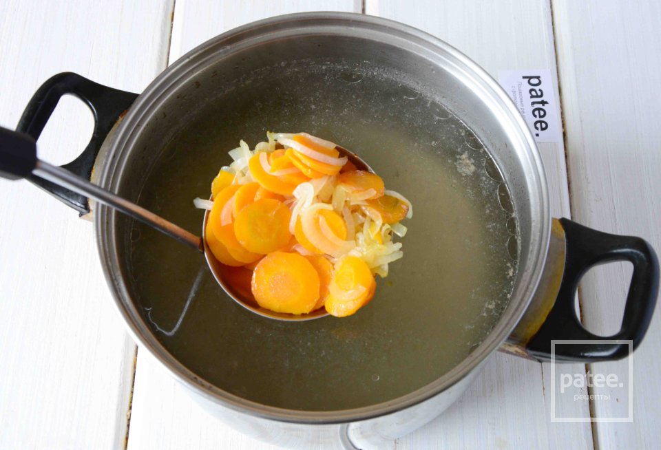 Суп с помидорами на мясном бульоне - Шаг 7