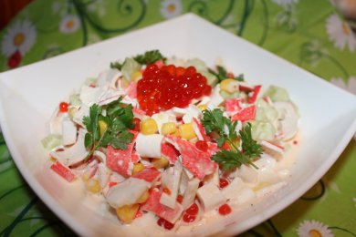 Рецепт Нежный салат с крабовыми палочками