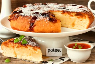 Йогуртовый пирог с абрикосами в мультиварке